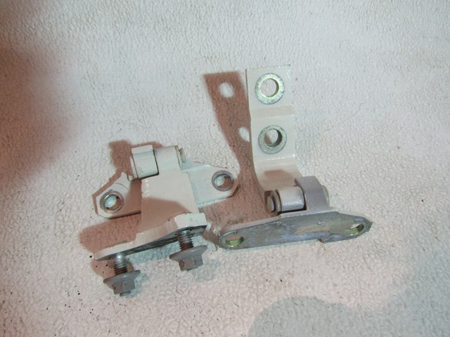 2007 Infiniti G35x Sedan Rear LH Driver Door Hinges