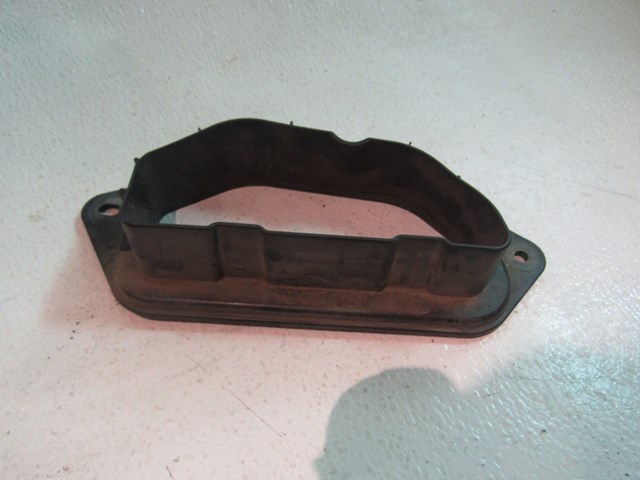 2007 Infiniti G35X Sedan Air Intake Duct