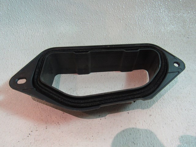 2007 Infiniti G35X Sedan Air Intake Duct