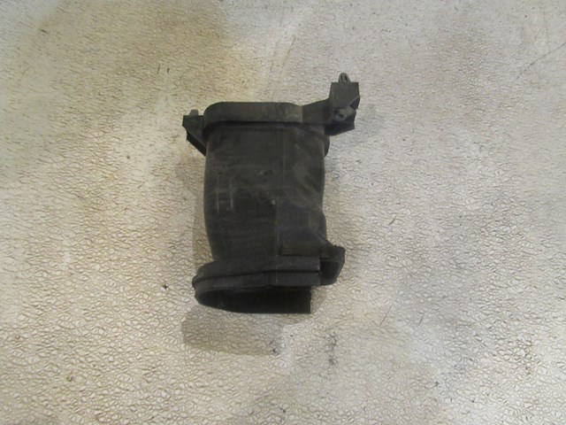 2007 Infiniti G35x Sedan LH Driver Air Intake Duct 