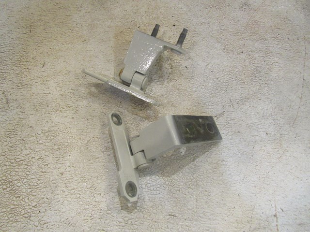 2007 Infiniti G35x Sedan Rear RH Passenger Door Hinges