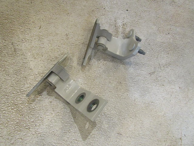 2007 Infiniti G35x Sedan Rear RH Passenger Door Hinges