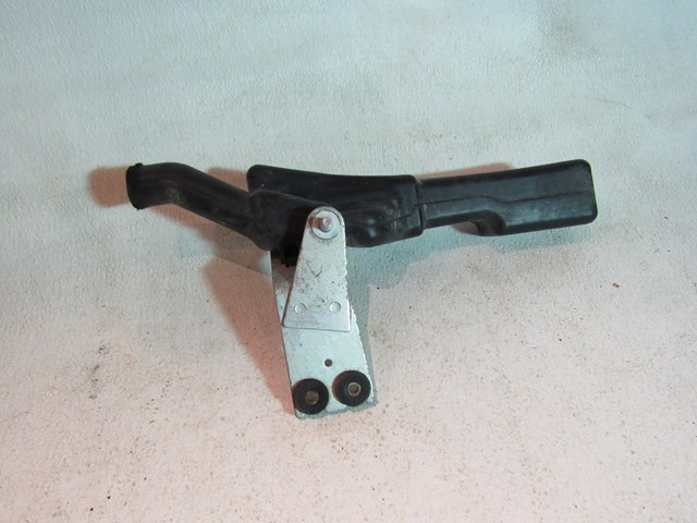 2007 2008 Infiniti G35 Sedan RH Passenger Air Intake Resonator