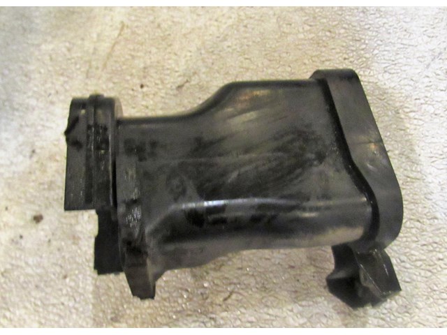 2007 Infiniti G35x Sedan RH Passenger Air Intake Duct