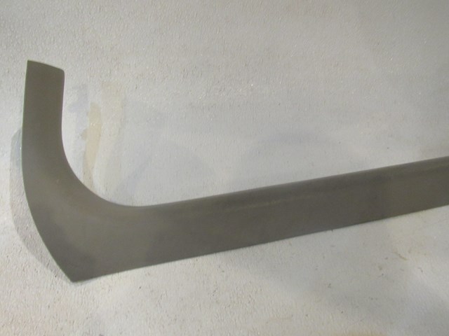 2007 Infiniti G35x Sedan Front RH Pass Door Sill-769B4JK000-Stone