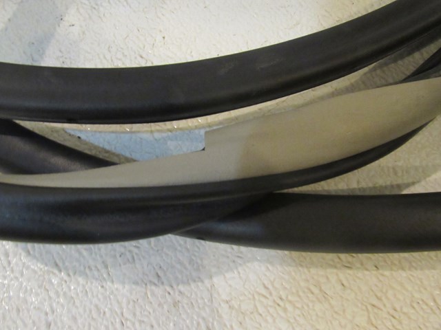 2007 Infiniti G35x Sedan Front RH Passenger Door Seal-On Body-Stone