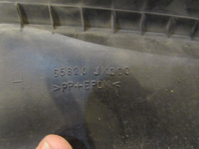 2007 Infiniti G35 Sedan RH Passenger Hood/Fender Seal 65820JK000