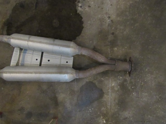 2007 Infiniti G35X Sedan Exhaust Mid Pipe/Resonator in Avon, MN 56310