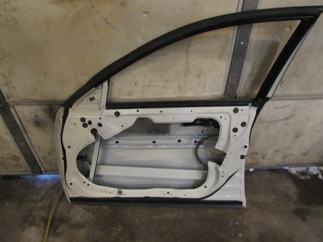 2007 Infiniti G35 Sedan Front RH Passenger Door Shell
