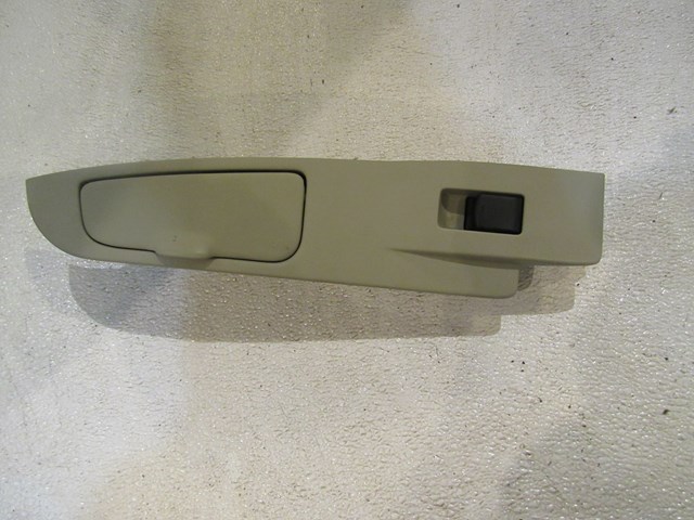 2004 Infiniti M45 Rear RH Passenger Door Switch w/Trim 82960CR900