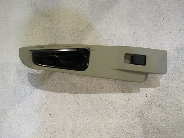 2004 Infiniti M45 Rear RH Passenger Door Switch w/Trim 82960CR900