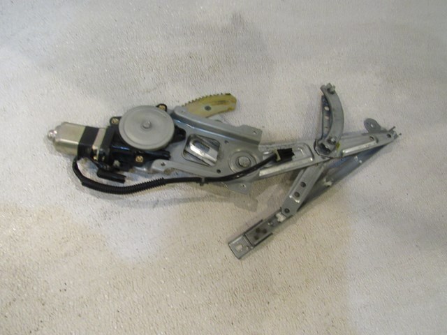 2004 Infiniti M45 Rear RH Pass Window Motor & Regulator