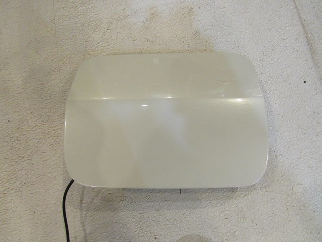 2004 Infiniti M45 Fuel Door w/Gas Cap