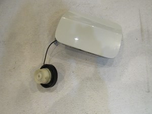 2004 Infiniti M45 Fuel Door w/Gas Cap