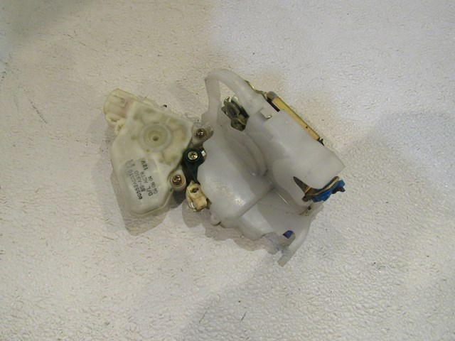 2004 Infiniti M45 Front RH PassDoor Lock Actuator 80552AG510