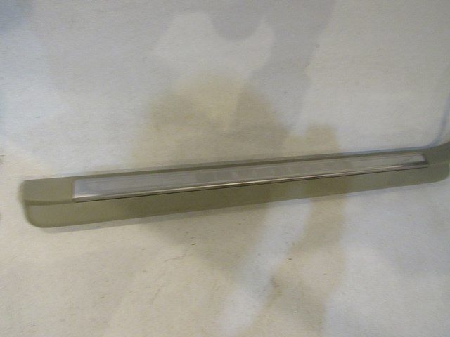 2004 Infiniti M45 Front RH Passenger Door SIll 76951 CR900