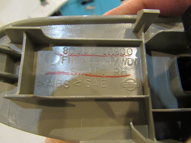 2004 Infiniti M45 Front RH Pass Door Switch 80960 CR900