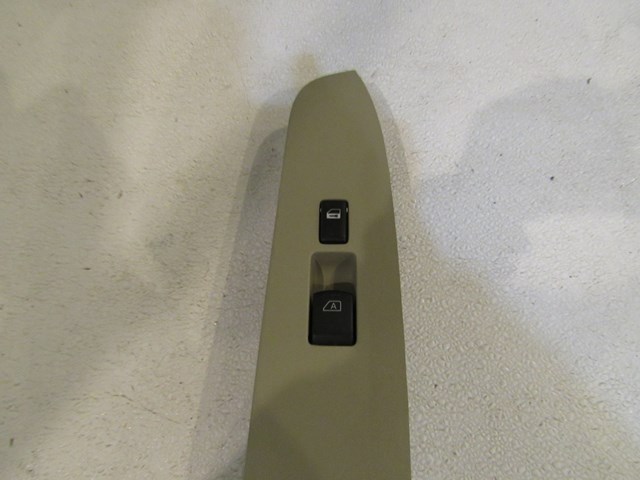 2004 Infiniti M45 Front RH Pass Door Switch 80960 CR900