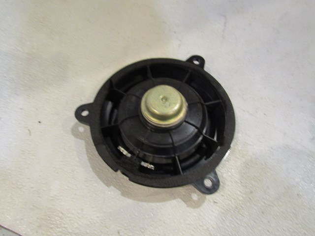 2004 Infiniti M45 Front LH Driver Door Speaker 28158 AM900