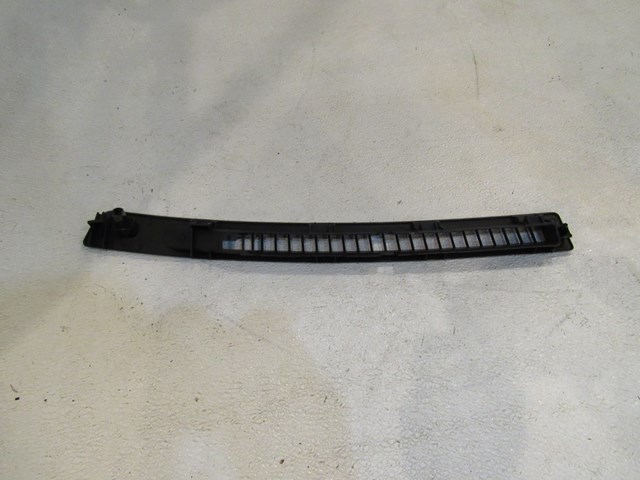 2004 Infiniti M45 LH Driver Dash Defrost Vent 68743AG001