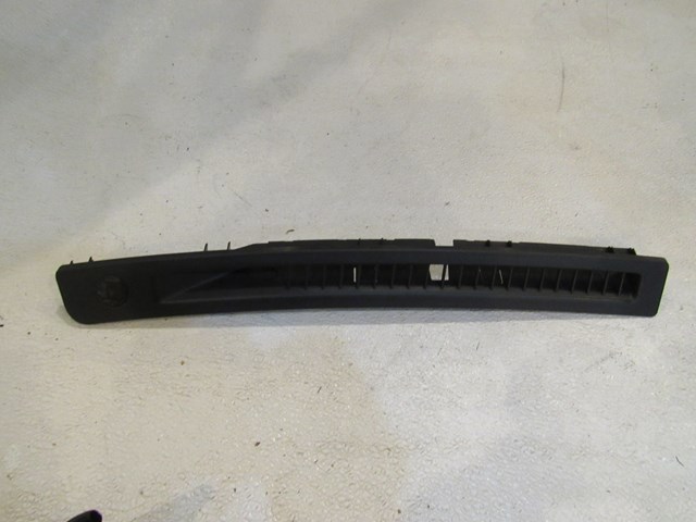 2004 Infiniti M45 LH Driver Dash Defrost Vent 68743AG001