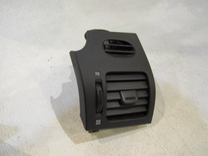 2004 Infiniti M45 LH Driver Dash Vent 68761 CR900