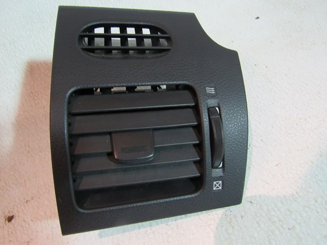 2004 Infiniti M45 RH Pass Dash Vent 68760 CR900