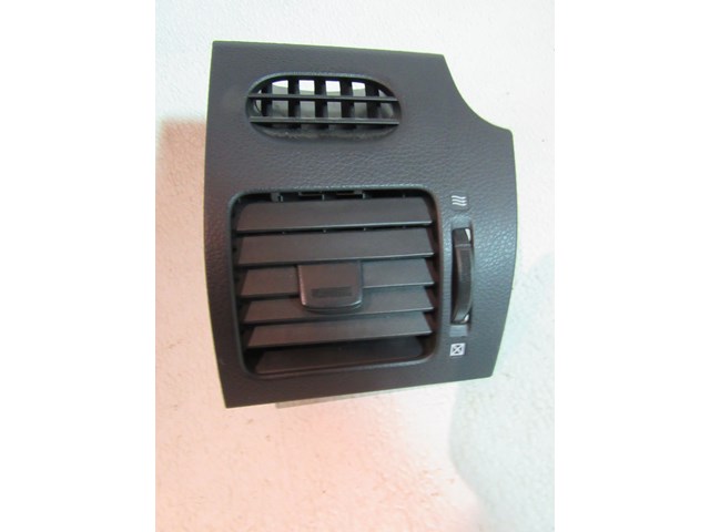 2004 Infiniti M45 RH Pass Dash Vent 68760 CR900