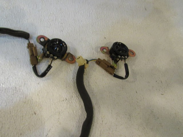 2004 Infiniti M45 Dash Tweeters