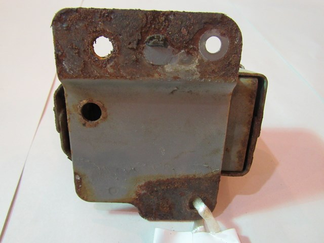 2004 Infiniti M45 Rear RH Passenger Bumper Reinforcement Mount