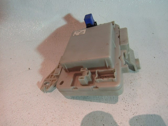 2003 2004 Infiniti M45 Interior Fuse Box