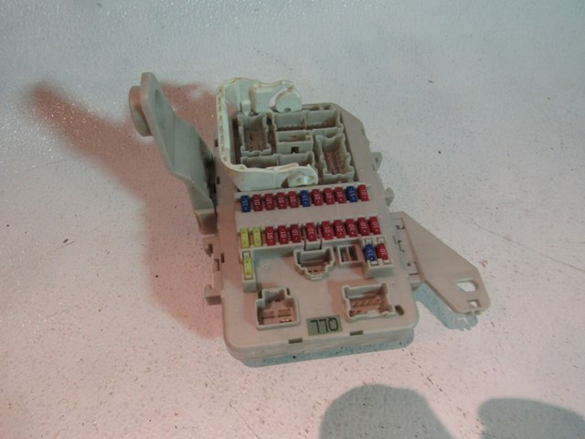2003 2004 Infiniti M45 Interior Fuse Box
