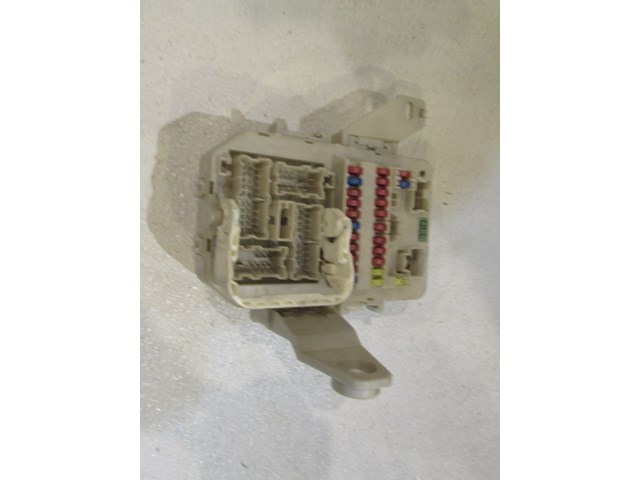 2003 2004 Infiniti M45 Interior Fuse Box