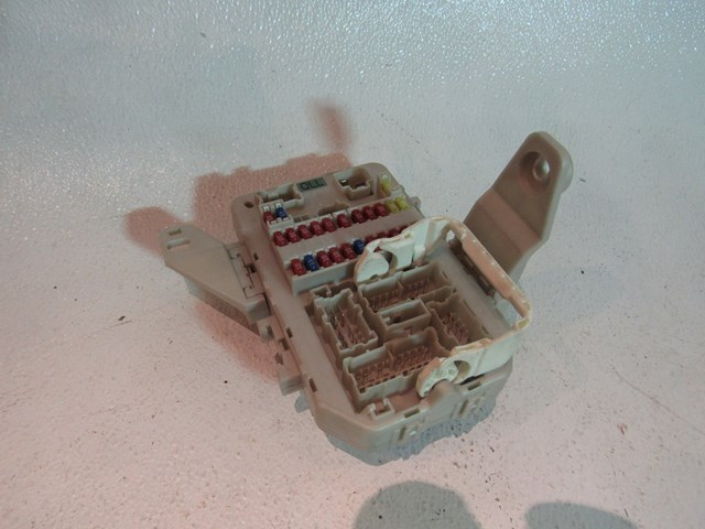 2003 2004 Infiniti M45 Interior Fuse Box
