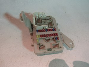 2003 2004 Infiniti M45 Interior Fuse Box
