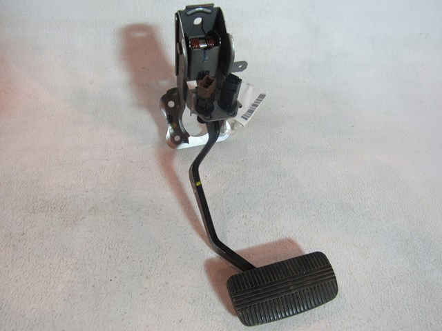 2003 2004 Infiniti M45 Brake Pedal