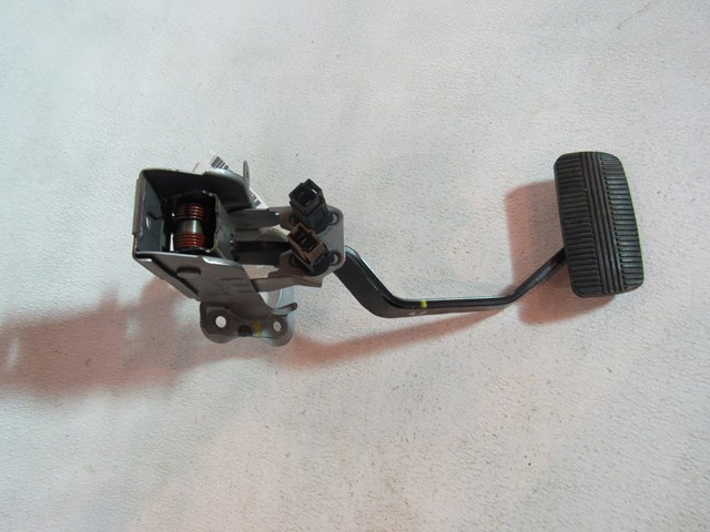 2003 2004 Infiniti M45 Brake Pedal