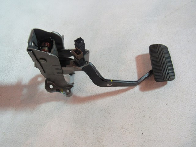 2003 2004 Infiniti M45 Brake Pedal