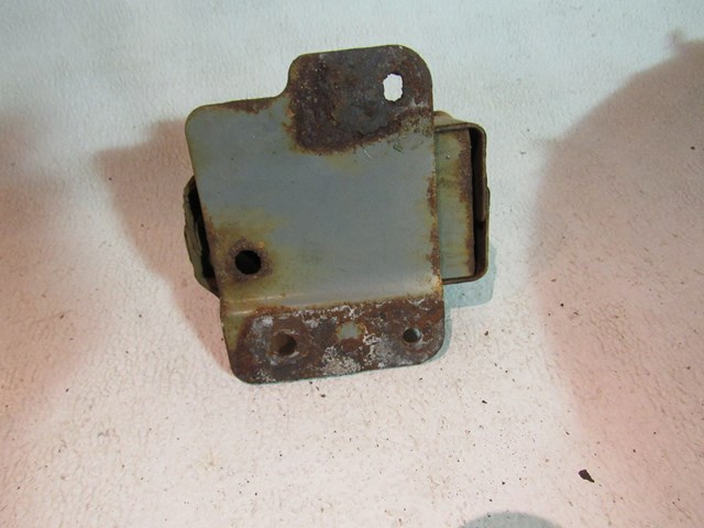 2004 Infiniti M45 Rear LH Driver Bumper Reinforcement Mount