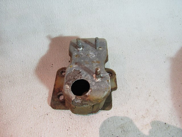 2004 Infiniti M45 Rear LH Driver Bumper Reinforcement Mount