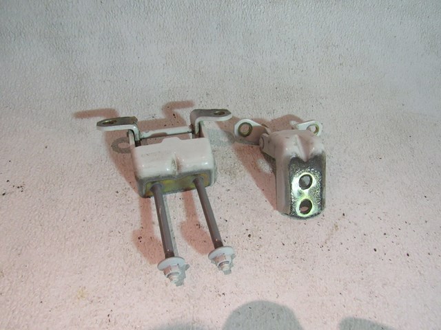 2004 Infiniti M45 Rear LH Driver Door Hinges