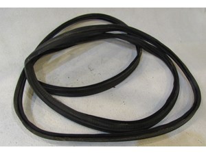 2004 Infiniti M45 Trunk Body Seal