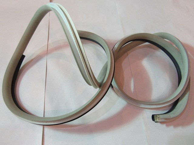 2004 Infiniti M45 Rear LH Driver Door Seal