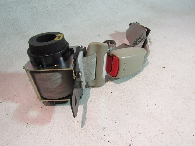 2004 Infiniti M45 Rear Center Seat Belt & Buckle