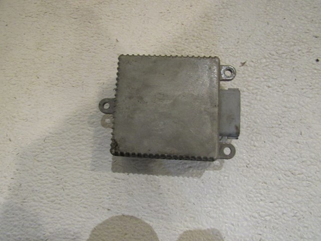 2004 Infiniti M45 RH Passenger Headlight Ballast 