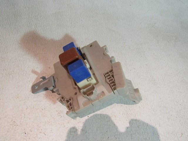 2004 Infiniti M45 Engine Fuse Box