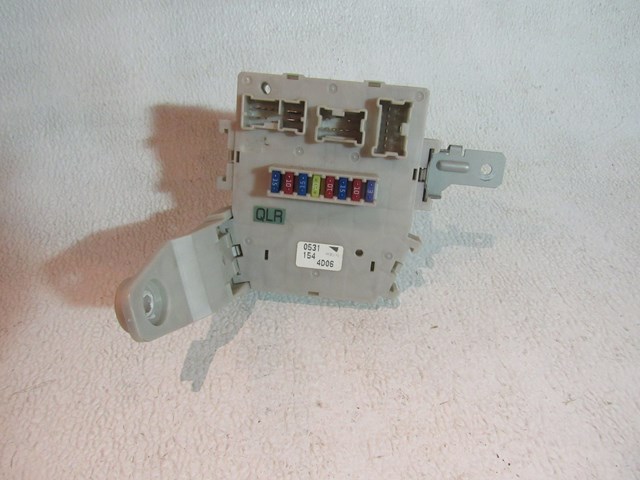 2004 Infiniti M45 Engine Fuse Box