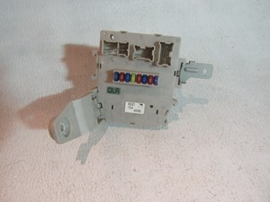 2004 Infiniti M45 Engine Fuse Box