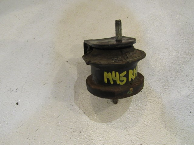 2004 Infiniti M45 RH Passenger Engine Mount Motor Mount