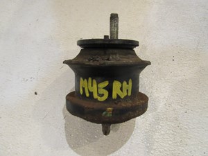 2004 Infiniti M45 RH Passenger Engine Mount Motor Mount